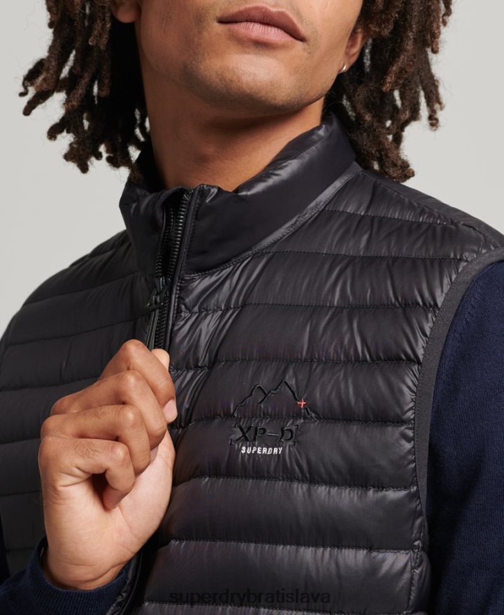 Superdry muži tech core down gilet 6B4ZTR4637 oblečenie čierna