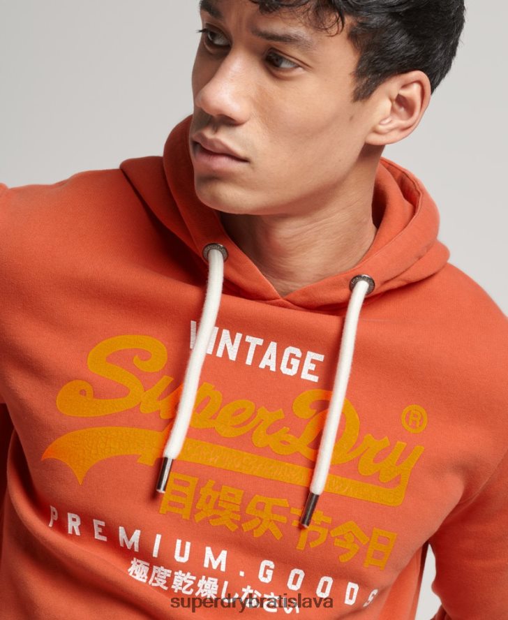 Superdry muži prémiová prefarbená mikina s vintage logom 6B4ZTR471 oblečenie oranžová