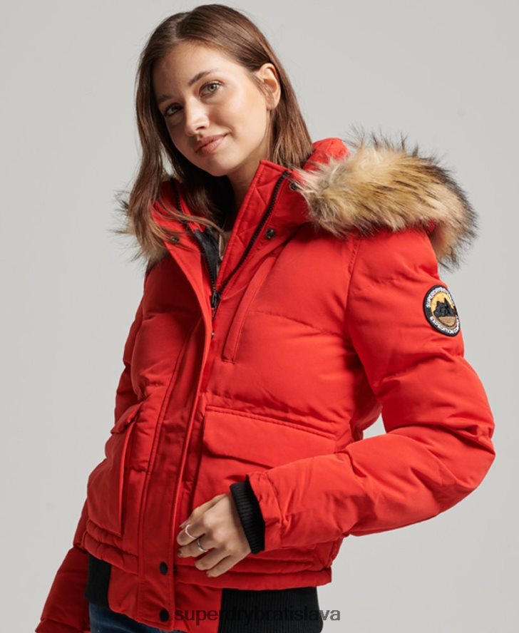 Superdry ženy Everest puffer bomber s kapucňou 6B4ZTR3751 oblečenie červená