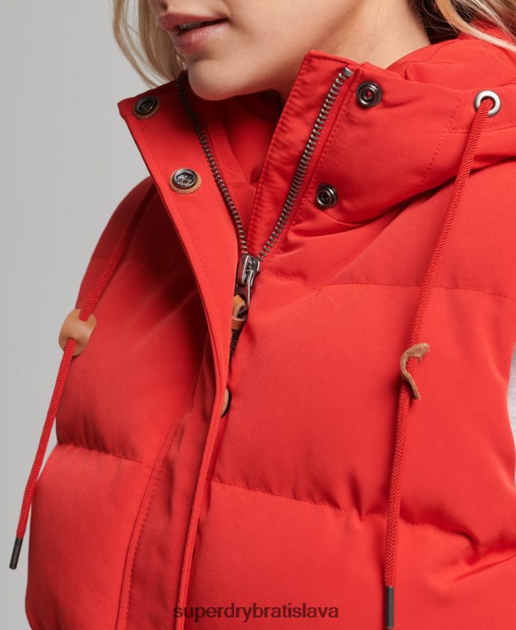 Superdry ženy Everest puffer vesta s kapucňou 6B4ZTR5600 oblečenie červená