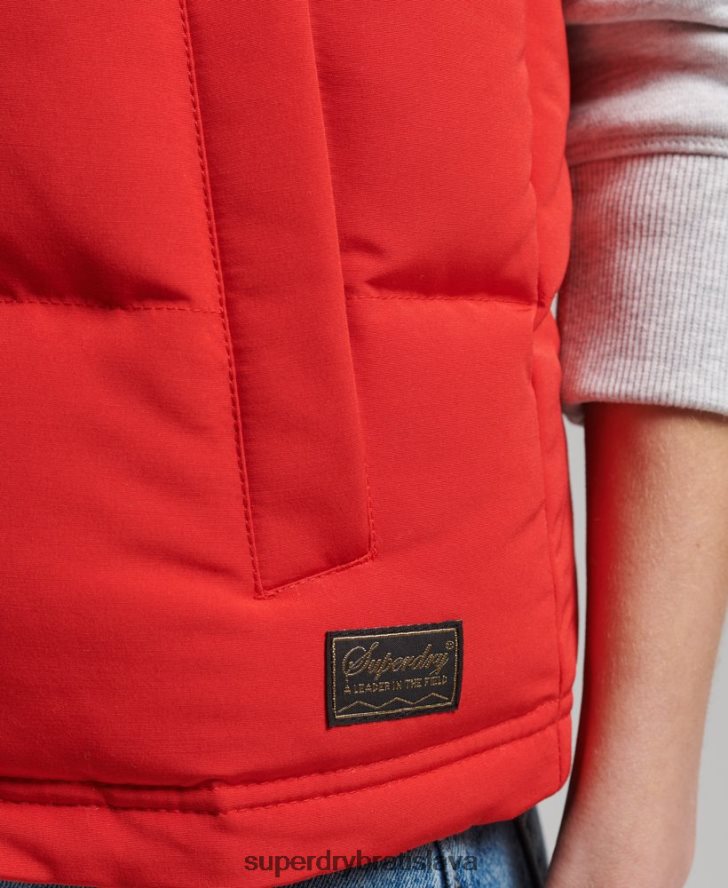 Superdry ženy Everest puffer vesta s kapucňou 6B4ZTR5600 oblečenie červená