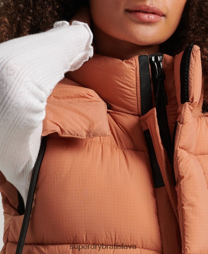 Superdry ženy dotyková krátka vystužená vesta 6B4ZTR3580 oblečenie oranžová