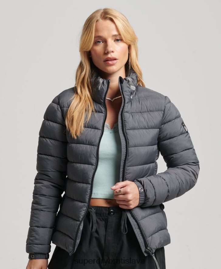 Superdry ženy klasická bunda s logom 6B4ZTR5422 oblečenie sivá