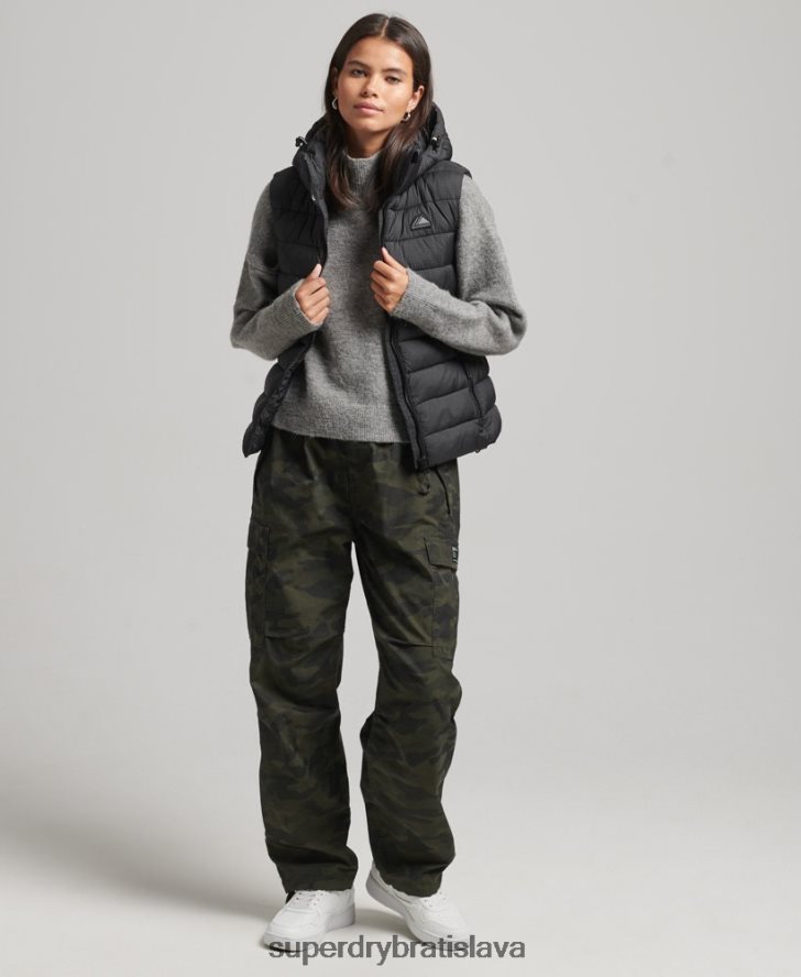 Superdry ženy klasická vystužená vesta s kapucňou 6B4ZTR3753 oblečenie čierna