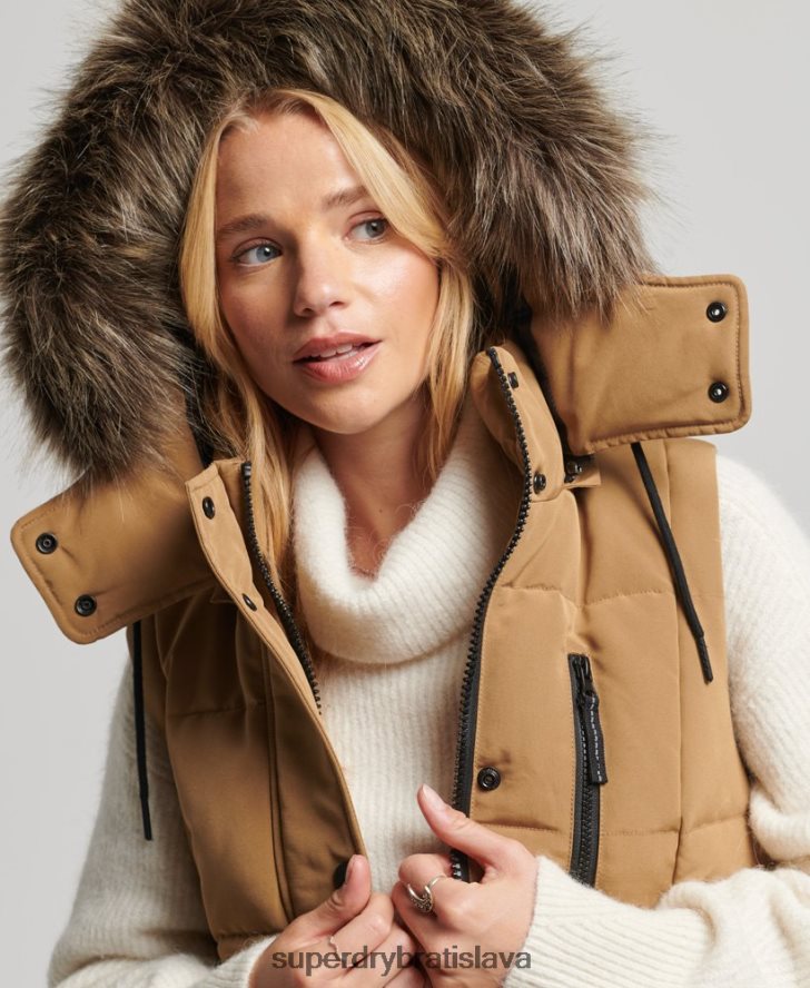 Superdry ženy puffer vesta s kapucňou z umelej kožušiny 6B4ZTR3572 oblečenie hnedá