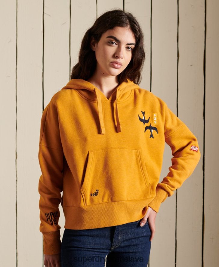 Superdry ženy zdobená suika boxy mikina s kapucňou 6B4ZTR6099 oblečenie zlato