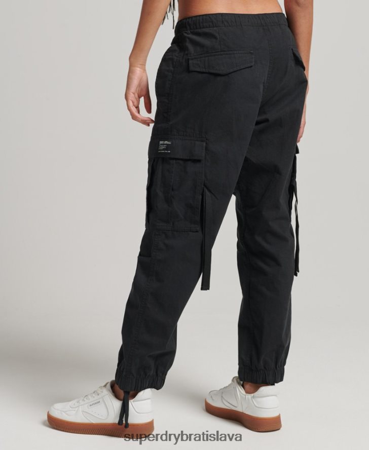 Superdry ženy padákové nohavičky z organickej bavlny 6B4ZTR2604 oblečenie čierna
