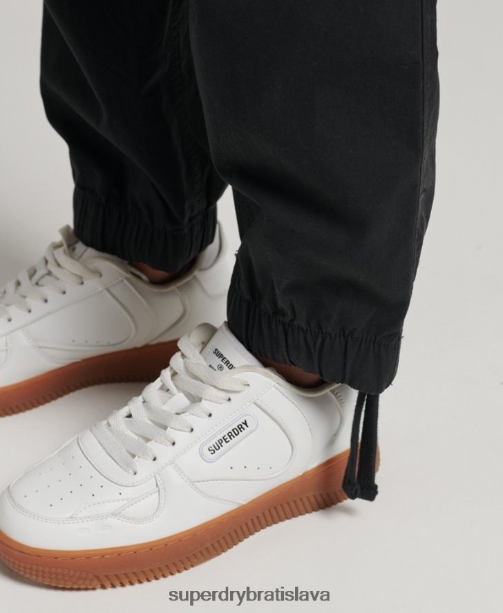 Superdry ženy padákové nohavičky z organickej bavlny 6B4ZTR2604 oblečenie čierna
