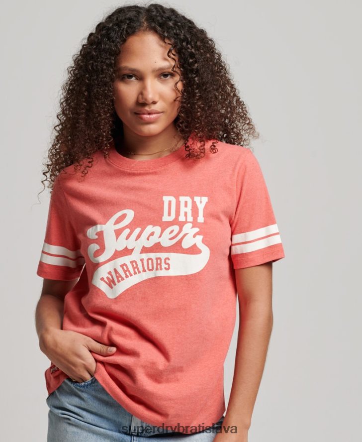 Superdry ženy Kolegiátne tričko s vintage skriptom z organickej bavlny 6B4ZTR2247 oblečenie koralový